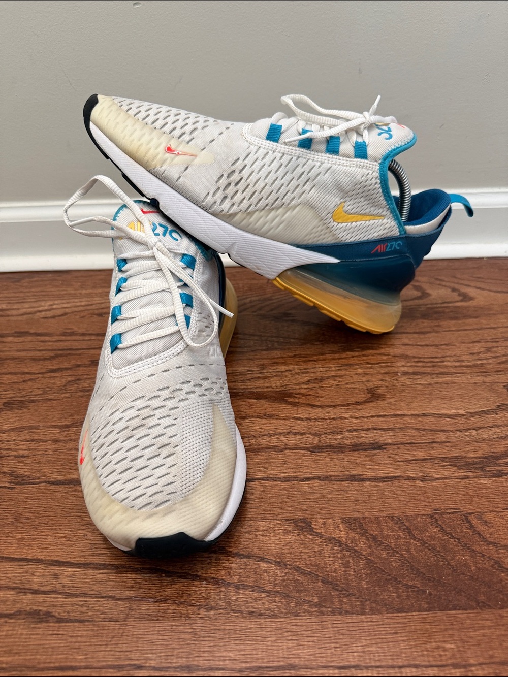Nike Air Max 270 Men's Sneakers — White with Blue & Yellow Accents Size 10